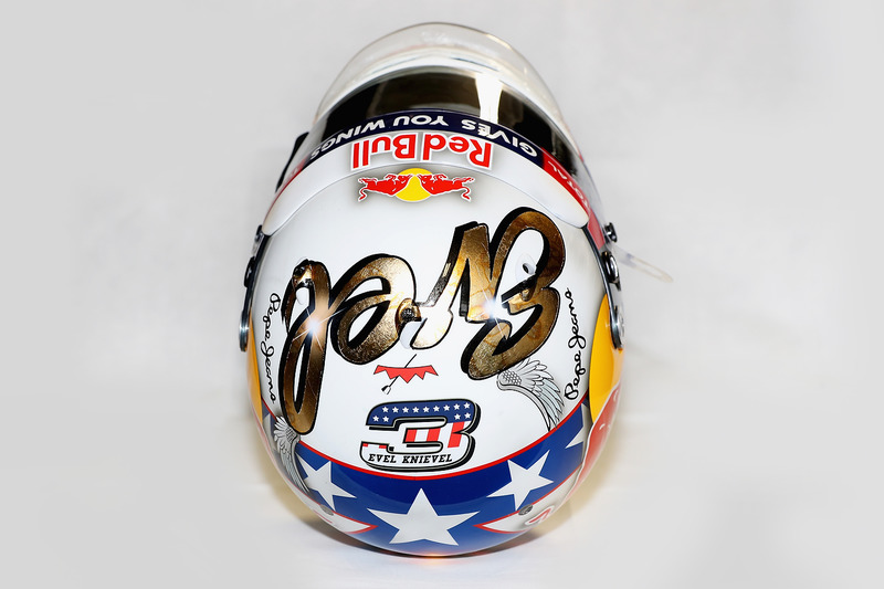 El casco edición especial inspirado en Evel Knievel que utilizará Daniel Ricciardo, Red Bull Racing