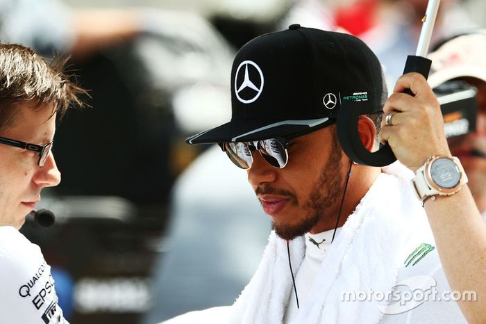 Lewis Hamilton, Mercedes AMG F1 Team en la parrilla