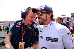 Paul Monaghan, Red Bull Racing Ingeniero Fernando Alonso, McLaren en la parrilla