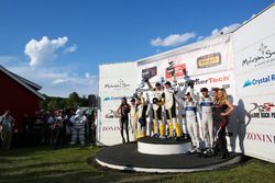 Podium GTLM: Les vainqueurs #4 Corvette Racing Chevrolet Corvette C7.R: Oliver Gavin, Tommy Milner; les deuxièmes #3 Corvette Racing Chevrolet Corvette C7.R: Antonio Garcia, Jan Magnussen; les troisièmes #67 Ford Performance Chip Ganassi Racing Ford GT: Ryan Briscoe, Richard Westbrook