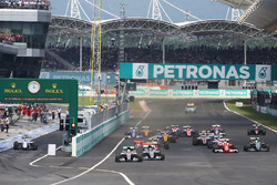 Lewis Hamilton, Mercedes AMG F1 W07 Hybrid leads at the start of the race
