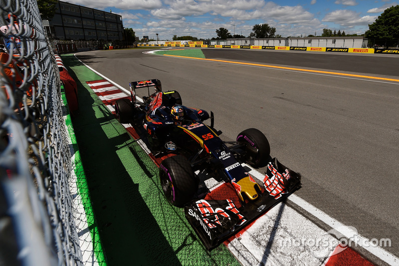 Carlos Sainz Jr., Scuderia Toro Rosso STR11