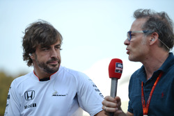 (L to R): Fernando Alonso, McLaren with Jacques Villeneuve
