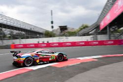 #71 AF Corse Ferrari 488 GTE: Davide Rigon, Sam Bird