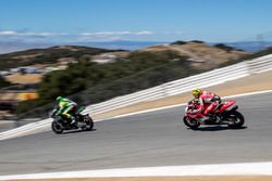 Superbikes in der Corkscrew-Passage