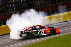 Martin Truex Jr., Furniture Row Racing Toyota, vainqueur