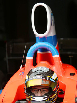 Tim Macrow tests the Formula Thunder 5000