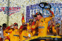 Race winner Joey Logano, Team Penske Ford