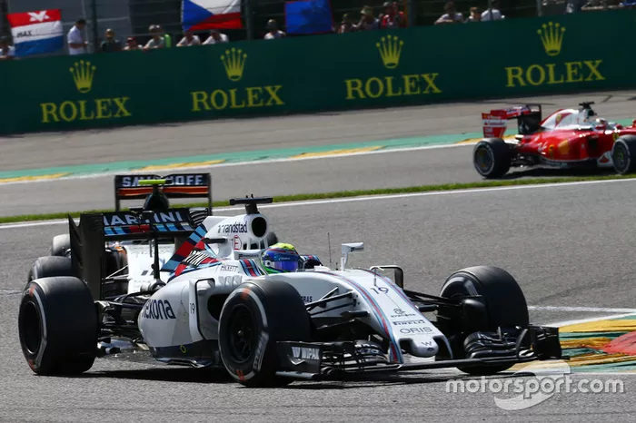 Felipe Massa começou bem, chegando a ocupar a quarta posição, mas acabou perdendo rendimento. Terminou em 10°.