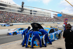 Jamie McMurray, Chip Ganassi Racing Chevrolet, pit action
