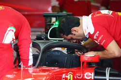Система Halo на машине Ferrari SF16-H
