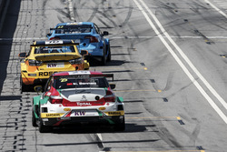 Mehdi Bennani, Sébastien Loeb Racing, Citroën C-Elysée WTCC; Nicky Catsburg, LADA Sport Rosneft, Lad