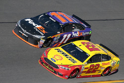 Denny Hamlin, Joe Gibbs Racing Toyota, Joey Logano, Team Penske Ford