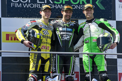 Podium : tweede, Federico Caricasulo, winnaar Randy Krummenacher, Puccetti Racing Kawasaki en derde,
