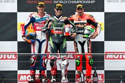 Podium : le deuxième, Michael van der Mark, Honda WSBK Team, le vainqueur Jonathan Rea, Kawasaki Racing Team et le troisième, Davide Giugliano, Aruba.it Racing - Ducati Team