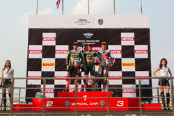 Podium : 2. Tom Sykes, Kawasaki Racing Team; 1. Jonathan Rea, Kawasaki Racing Team; 3. Michael van d