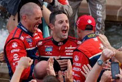 Champion Jamie Whincup, Triple Eight Race Engineering Holden