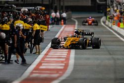 Карлос Сайнс-мл., Renault Sport F1 Team RS17