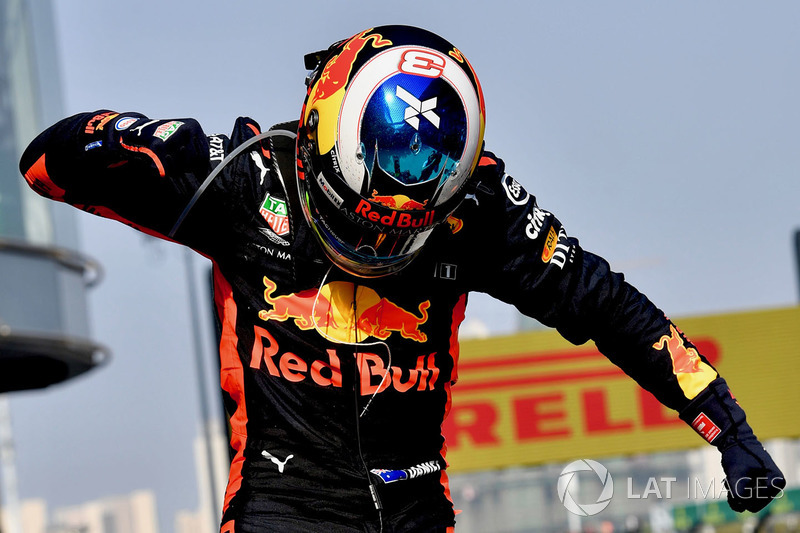 Ganador de la carrera Daniel Ricciardo, Red Bull Racing celebra en parc ferme