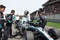 Valtteri Bottas, Mercedes-AMG F1 W09 EQ Power+ nella drivers parade