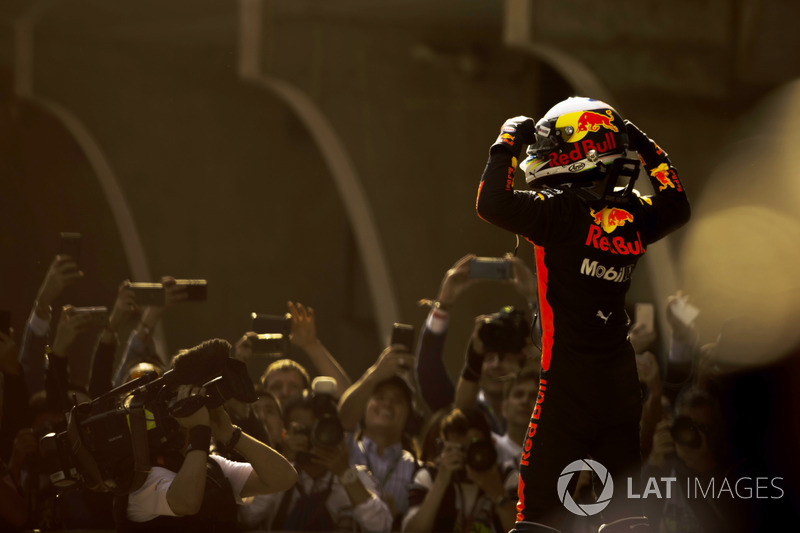 Le vainqueur Daniel Ricciardo, Red Bull Racing