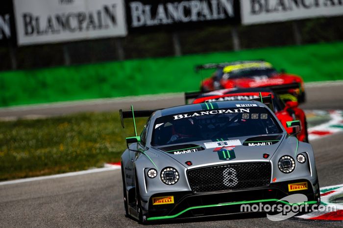 #8 Bentley Team M-Sport Bentley Continental GT3: Andy Soucek, Maxime Soulet, Vincent Abril