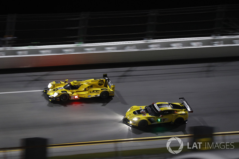 #85 JDC/Miller Motorsports ORECA 07, P: Simon Trummer, Robert Alon, Austin Cindric, Devlin DeFrancesco , #3 Corvette Racing Chevrolet Corvette C7.R, GTLM: Antonio Garcia, Jan Magnussen, Mike Rockenfeller