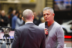Gil de Ferran talks to Stuart Codling on the F1 Racing Stand