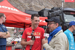 Vincenzo Nibali al bivacco della Dakar