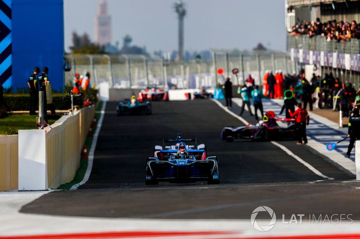 Sébastien Buemi, Renault e.Dams, Felix Rosenqvist, Mahindra Racing, leave the pits