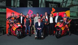 Bradley Smith, Red Bull KTM Factory Racing, Pol Espargaro, Red Bull KTM Factory Racing, Mika Kallio, Red Bull KTM Factory Racing, Pit Beirer, KTM Head of Motorsport, Hubert Trunkenpolz, Members of Board KTM, Mike Leitner, Team manager Red Bull KTM Factory Racing and the team