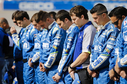 Jimmie Johnson, Hendrick Motorsports Chevrolet crewmen