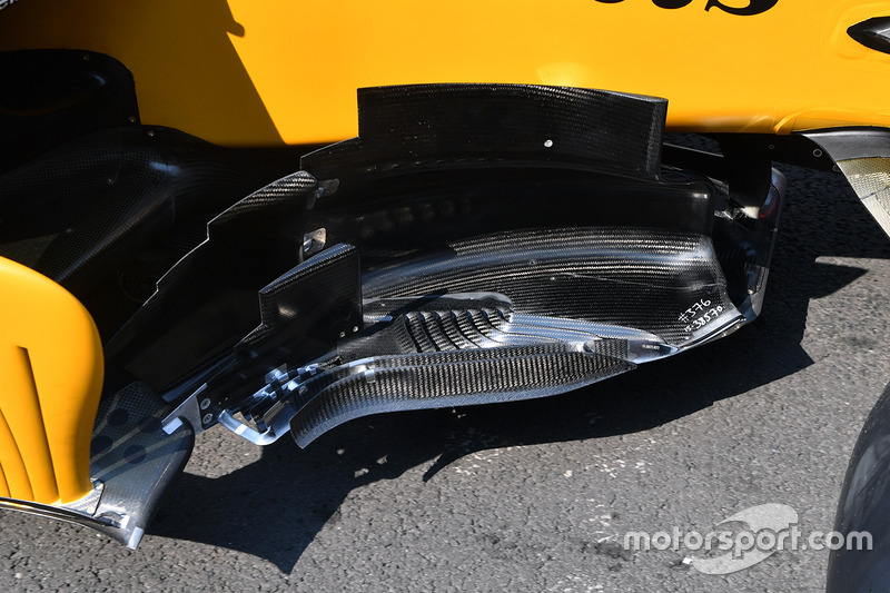 Renault Sport F1 Team RS17 barge board