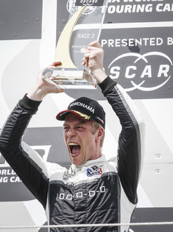 Podium: Race winner Thed Björk, YMR Hyundai i30 N TCR