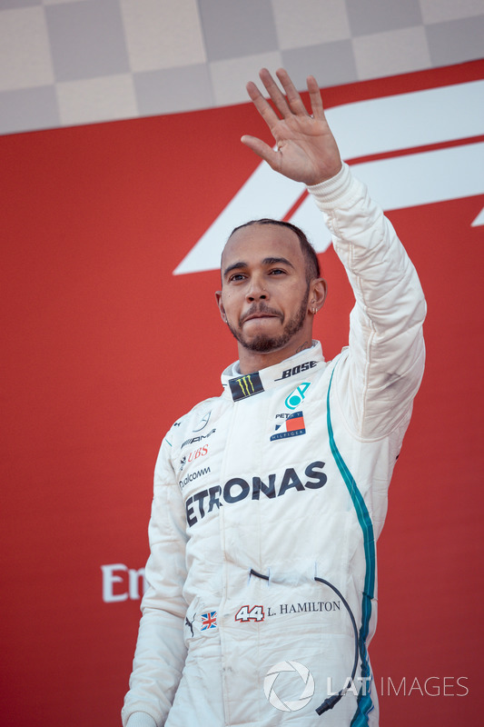 Hamilton tarolt a Mercedesszel Barcelonában - F1 2018