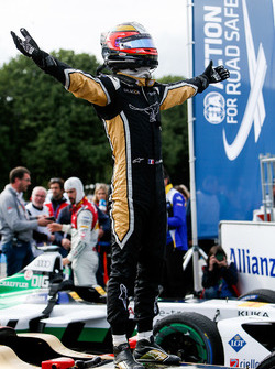 Jean-Eric Vergne, Techeetah, trionfa nell'ePrix di Parigi