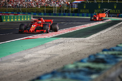 Sebastian Vettel, Ferrari SF71H, devant Kimi Raikkonen, Ferrari SF71H