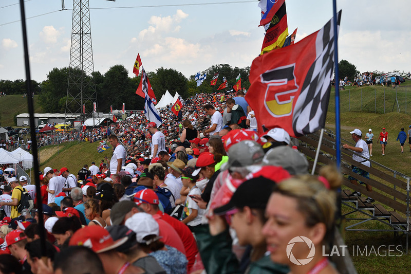 A Magyar Nagydíj rajongói a Hungaroringről