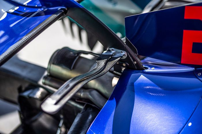 Detalle del alerón trasero del Scuderia Toro Rosso STR13