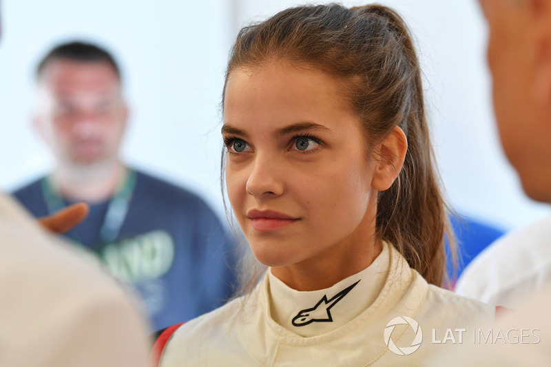 F1 Experiences coche de 2 plazas Barbara Palvin
