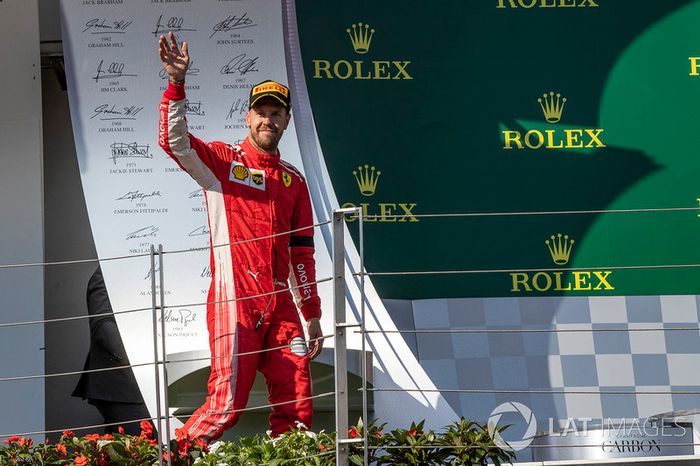 Podio: segundo lugar Sebastian Vettel, Ferrari