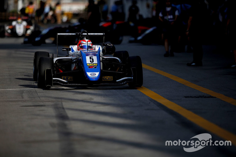 Sacha Fenestraz, Vaillante-Carlin