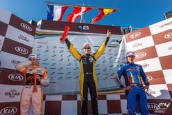 Podium : le vainqueur Christian Lundgaard, MP Motorsport, le deuxième Bent Viscaal, MP Motorsport, le troisième Guillem Pujeu, FA Racing