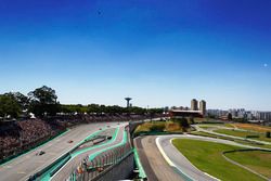Valtteri Bottas, Mercedes AMG F1 W08, Sebastian Vettel, Ferrari SF70H, Kimi Raikkonen, Ferrari SF70H, sur la grille