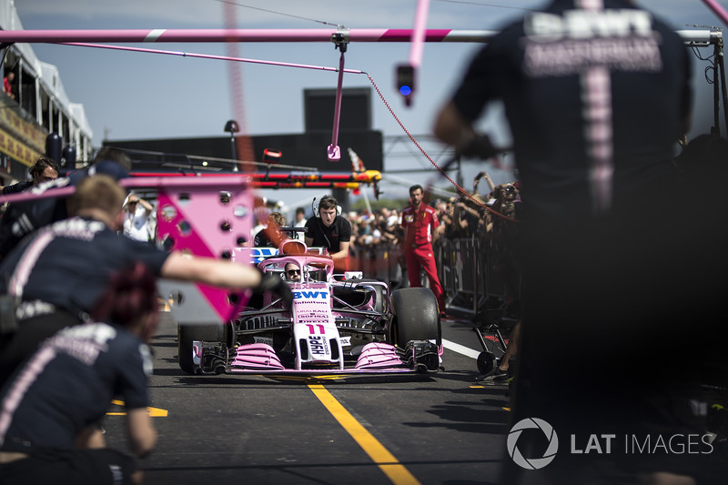 Force India F1 pit stop practice