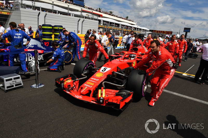 Sebastian Vettel, Ferrari SF71H on the grid