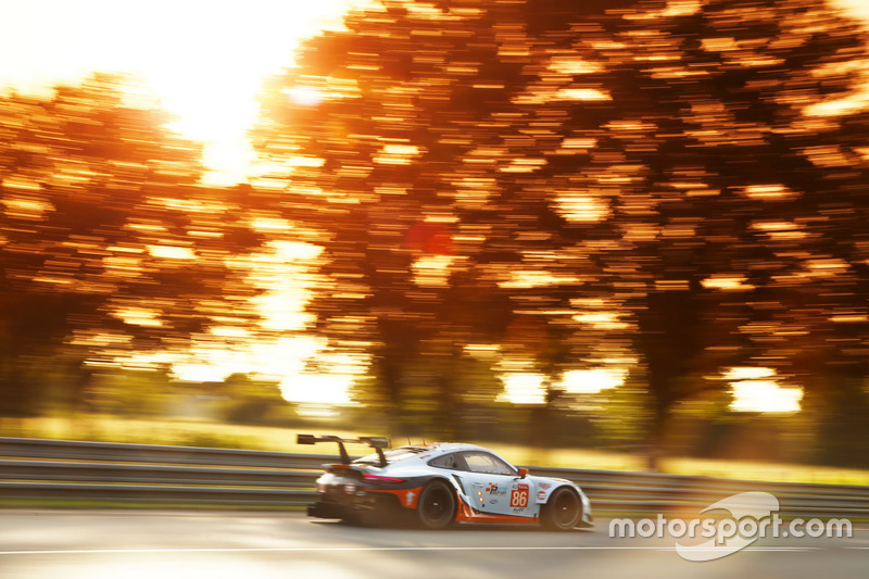 #86 Gulf Racing Porsche 911 RSR: Michael Wainwright, Benjamin Barker, Alex Davison