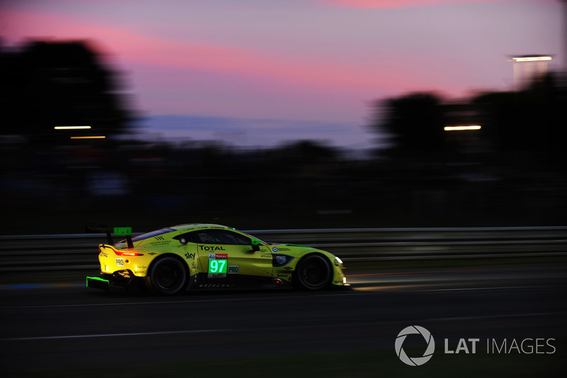 #97 Aston Martin Racing Aston Martin Vantage AMR: Alex Lynn, Maxime Martin, Jonathan Adam