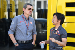 Guenther Steiner, Haas F1 Team Principal and Ayao Komatsu, Haas F1 Team Engineer