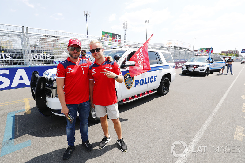 Nick Heidfeld, Mahindra Racing, Felix Rosenqvist, Mahindra Racing, at the drivers parade